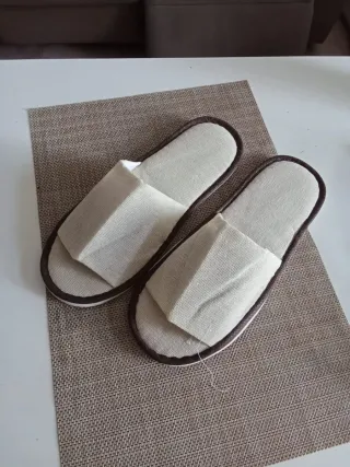 Zapatillas de estar por casa nuevas