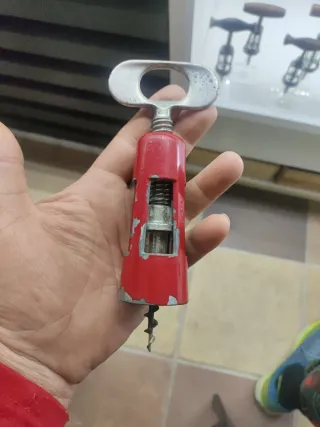 Sacacorchos Italiano Rojo Metal