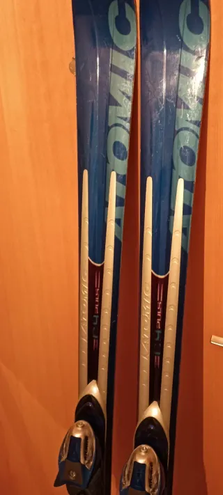 Esquís Atomic +fijaciónes Device 310