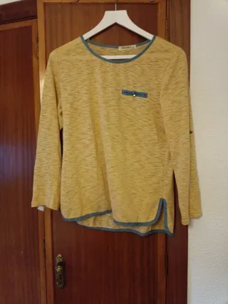 Camiseta DODO amarilla con ribete azul Talla M