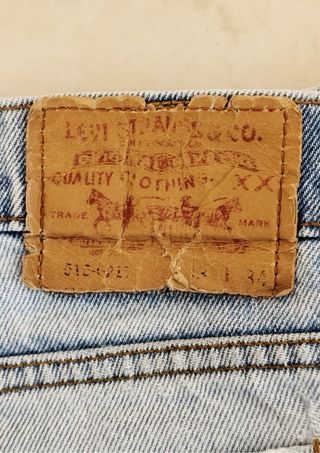 Pantalón vaquero hombre desgastado