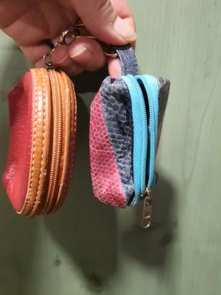 Monederos pequeños de piel