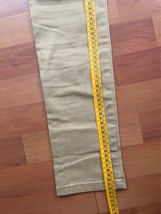Lote Pantalón Benetton Beige + regalo Jersey Azul
