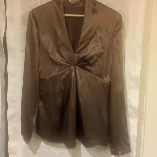 Camisa de raso marrón