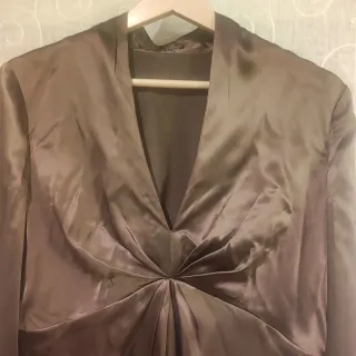 Camisa de raso marrón