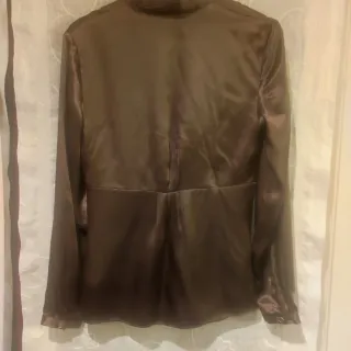 Camisa de raso marrón
