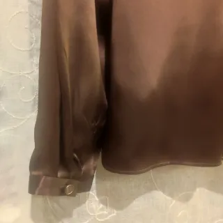 Camisa de raso marrón