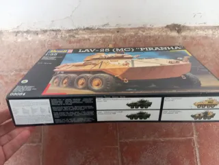 Maqueta Revell LAV-25 (MC) PIRANHA 1:35