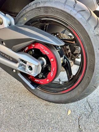 Kymco AK 550 Premium · 480 km · Extras + garantía