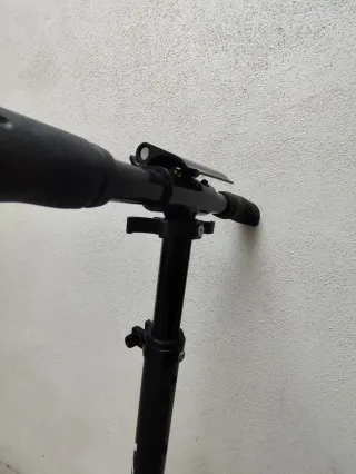 Patinete plegable Negro Ruedas Rojas