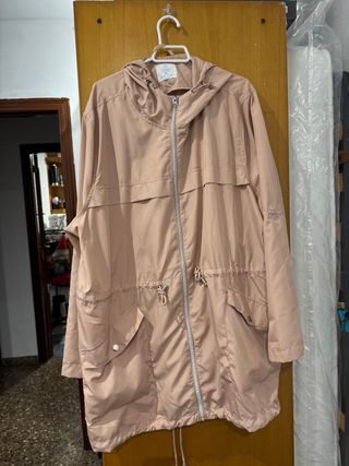 Parka chubasquero rosa talla XL
