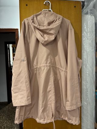 Parka chubasquero rosa talla XL