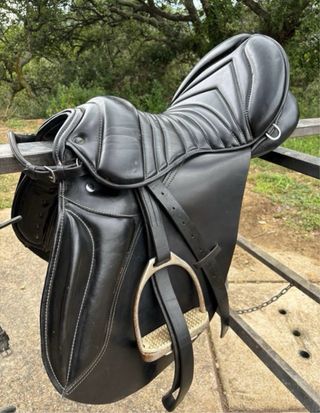 Montura Caballo Galequus Negra