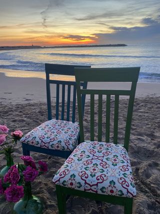 Sillas de madera azul y verde tapizado vintage