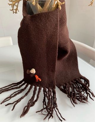 Bufanda niña marrón con adornos