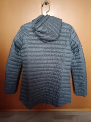 Anorak acolchado mujer gris.