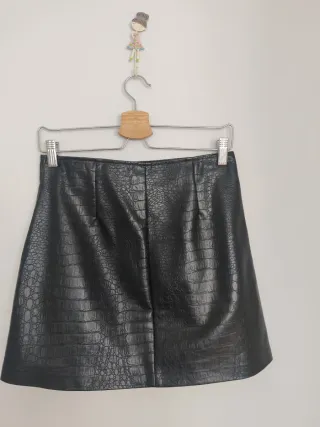 Falda polipiel efecto cocodrilo Stradivarius