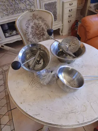 Passa pomodoro in metallo e plastica