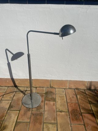 Lámpara de pie extensible metal