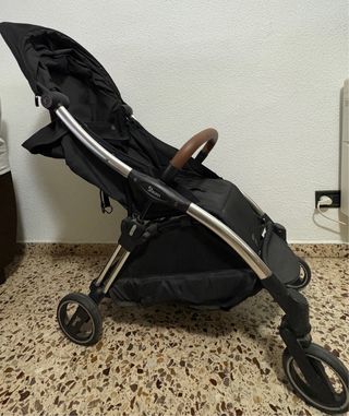 Carro bebé SHOM MAGICAL FLASH en color negro.