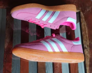 Adidas Spezial rosas sin estrenar.