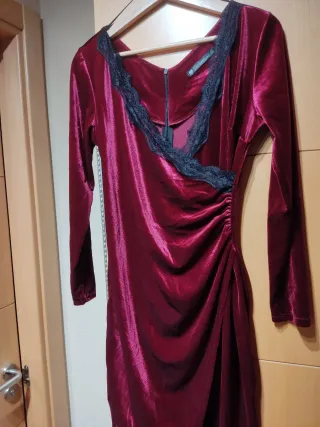 Vestido terciopelo negro y rojo