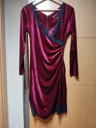 Vestido terciopelo negro y rojo