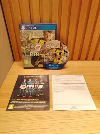 PS4 Slim Bianca 500GB + 3 Giochi