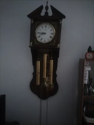 Reloj de pared antiguo