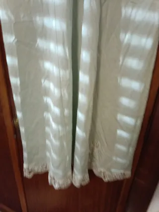 Camisón verde con encaje