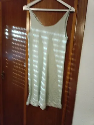 Camisón verde con encaje