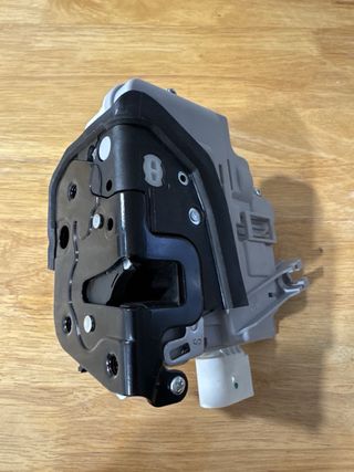 Cerradura Izquierda Audi A3/A4 Sportback 8P1