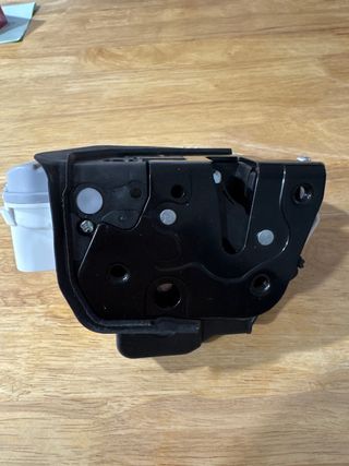 Cerradura Izquierda Audi A3/A4 Sportback 8P1