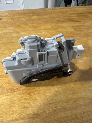 Cerradura Izquierda Audi A3/A4 Sportback 8P1