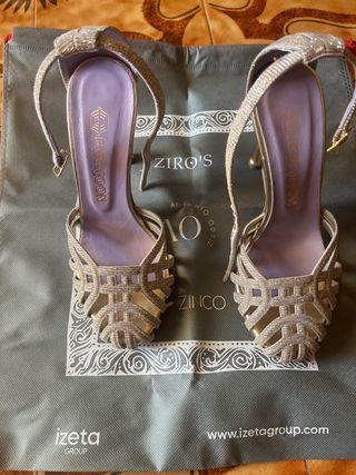 Sandalias Eva Moon doradas y plateadas