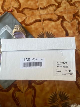 Sandalias Eva Moon doradas y plateadas