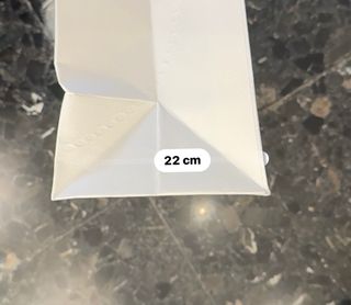 Borsa boutique Prada, bianca e altre due