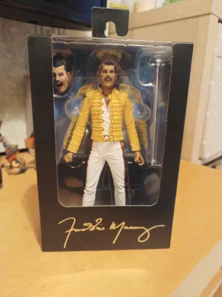 Muñeco Freddie Mercury Neca