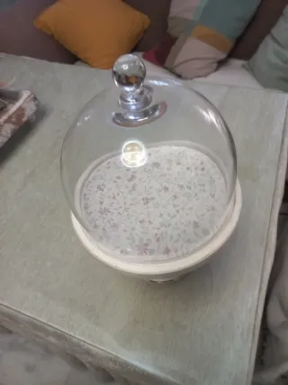 Quesera de exposición de madera y cristal