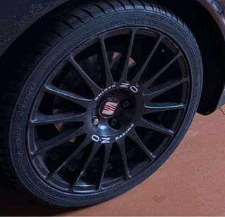 Llantas OZ Racing 17 pulgadas en 5x100 con gomas