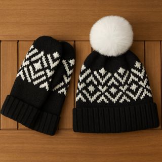 Set cappello e guanti con pompon