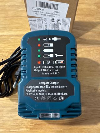 Cargador Makita 18V Litio Compacto