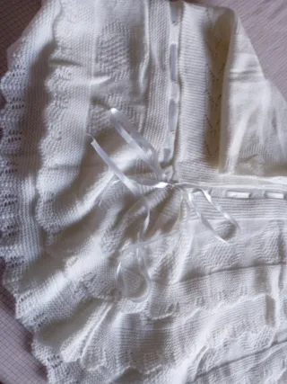 Toquilla de bebé de punto blanco