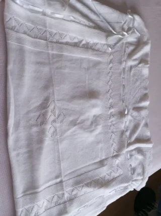 Toquilla de bebé de punto blanco