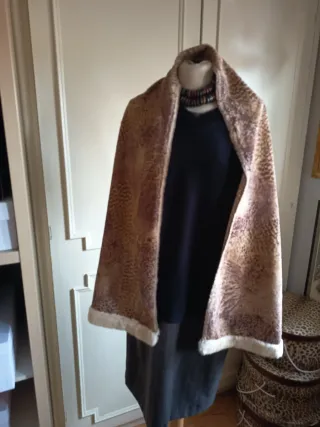 Chal estampado beige y marrón