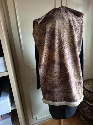 Chal estampado beige y marrón