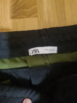 Conjunto Zara Sudadera y Pantalón Verde/Negro