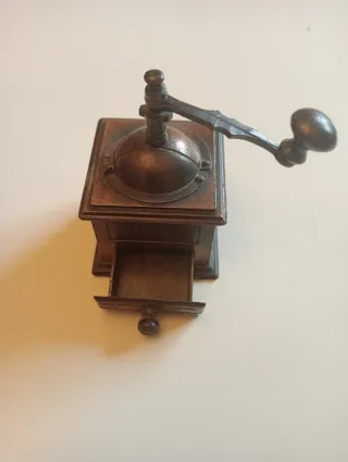 Afilador antiguo molinillo café