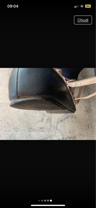 Ballerine nere con borchie dorate
