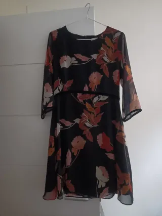 Vestido de fiesta estampado floral negro
